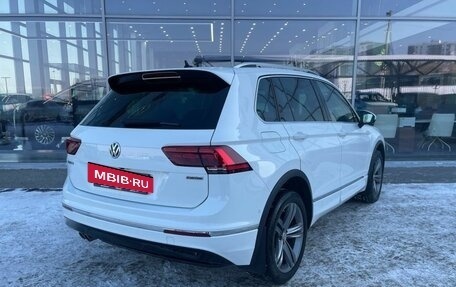 Volkswagen Tiguan II, 2018 год, 3 074 000 рублей, 4 фотография