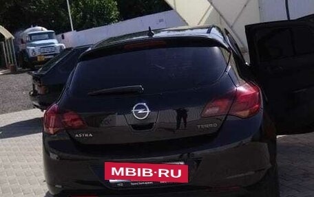 Opel Astra J, 2010 год, 700 000 рублей, 3 фотография