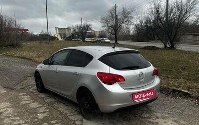 Opel Astra J, 2011 год, 700 000 рублей, 1 фотография