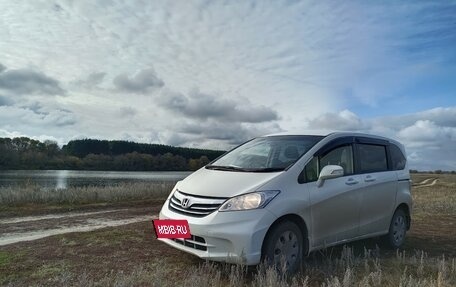 Honda Freed I, 2012 год, 1 250 000 рублей, 18 фотография