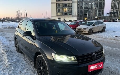 Volkswagen Tiguan II, 2017 год, 2 200 000 рублей, 2 фотография