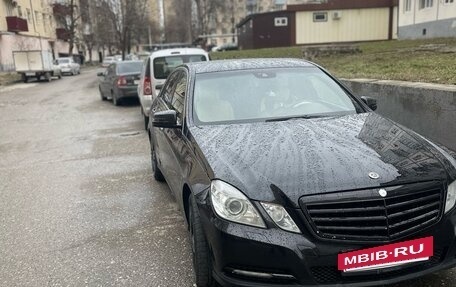 Mercedes-Benz E-Класс, 2011 год, 1 550 000 рублей, 2 фотография