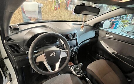 Hyundai Solaris II рестайлинг, 2013 год, 739 000 рублей, 5 фотография