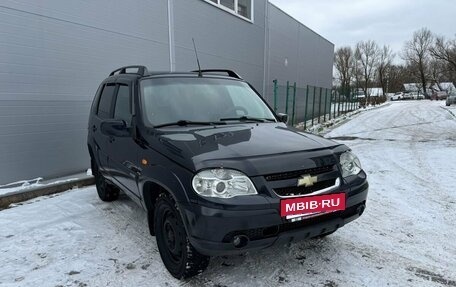 Chevrolet Niva I рестайлинг, 2010 год, 495 000 рублей, 3 фотография