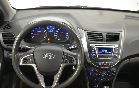 Hyundai Solaris II рестайлинг, 2014 год, 990 000 рублей, 8 фотография