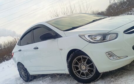 Hyundai Solaris II рестайлинг, 2012 год, 760 000 рублей, 1 фотография