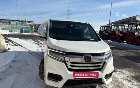 Honda Stepwgn IV, 2019 год, 2 950 000 рублей, 2 фотография