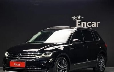 Volkswagen Tiguan II, 2021 год, 2 800 000 рублей, 1 фотография