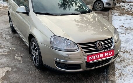 Volkswagen Jetta VI, 2008 год, 730 000 рублей, 3 фотография