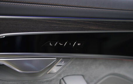 Audi A8, 2018 год, 6 990 000 рублей, 15 фотография