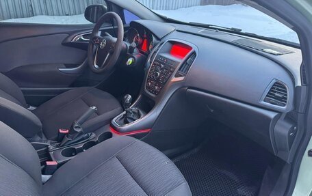 Opel Astra J, 2011 год, 750 000 рублей, 6 фотография