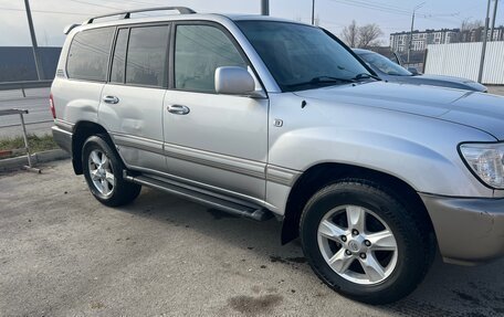 Toyota Land Cruiser 100 рестайлинг 2, 2005 год, 1 950 000 рублей, 3 фотография