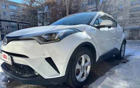 Toyota C-HR I рестайлинг, 2018 год, 2 220 000 рублей, 19 фотография