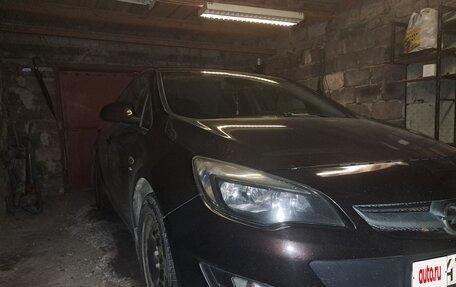 Opel Astra J, 2013 год, 760 000 рублей, 2 фотография