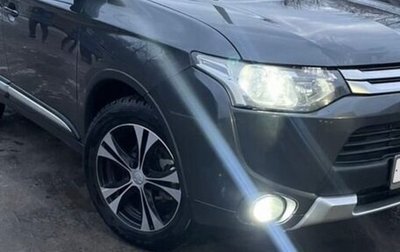 Mitsubishi Outlander III рестайлинг 3, 2014 год, 1 650 000 рублей, 1 фотография