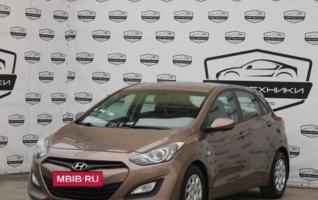 Hyundai i30 II рестайлинг, 2013 год, 1 090 000 рублей, 2 фотография