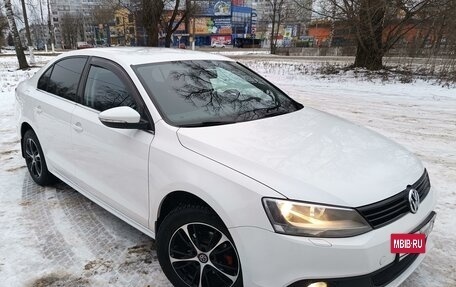 Volkswagen Jetta VI, 2013 год, 1 195 000 рублей, 8 фотография