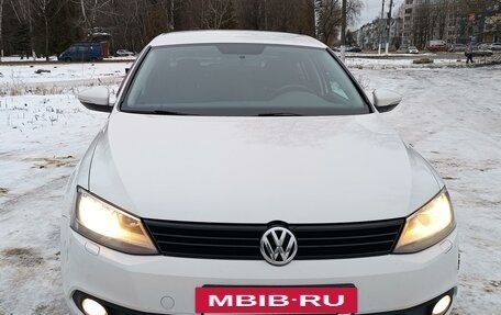 Volkswagen Jetta VI, 2013 год, 1 195 000 рублей, 18 фотография