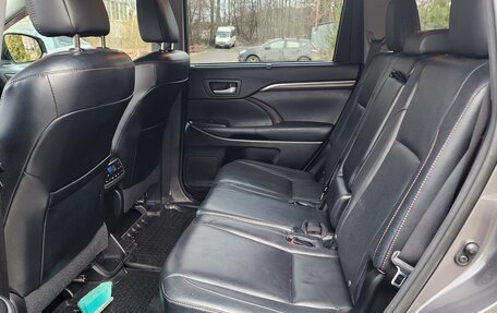 Toyota Highlander III, 2014 год, 2 850 000 рублей, 3 фотография