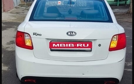 KIA Rio II, 2010 год, 650 000 рублей, 3 фотография