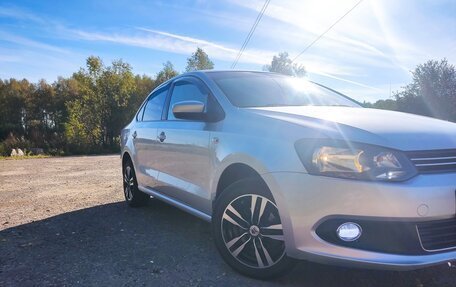 Volkswagen Polo VI (EU Market), 2013 год, 750 000 рублей, 2 фотография