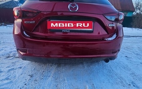 Mazda 3, 2018 год, 2 100 000 рублей, 2 фотография