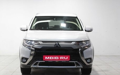 Mitsubishi Outlander III рестайлинг 3, 2019 год, 2 219 000 рублей, 2 фотография