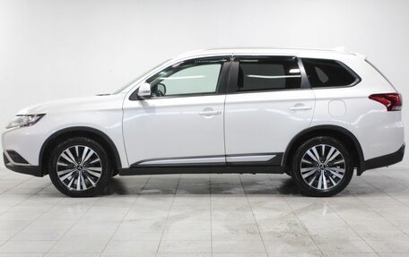 Mitsubishi Outlander III рестайлинг 3, 2019 год, 2 219 000 рублей, 8 фотография