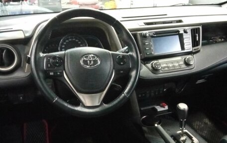 Toyota RAV4, 2015 год, 1 869 000 рублей, 5 фотография