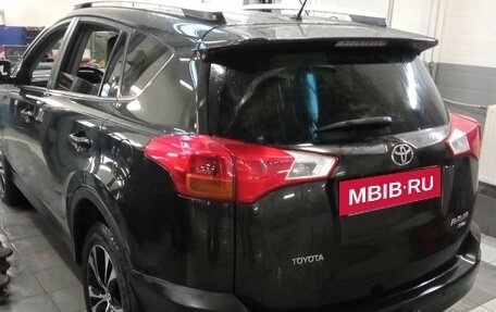 Toyota RAV4, 2015 год, 1 869 000 рублей, 4 фотография