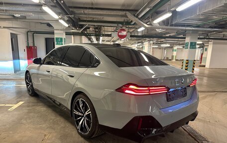 BMW 5 серия, 2024 год, 9 900 000 рублей, 4 фотография