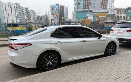 Toyota Camry, 2018 год, 3 650 000 рублей, 4 фотография