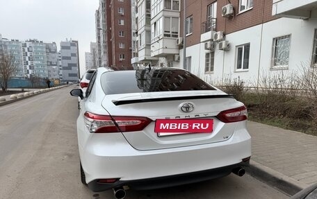 Toyota Camry, 2018 год, 3 650 000 рублей, 9 фотография