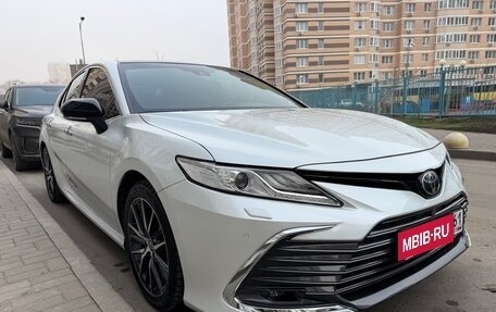 Toyota Camry, 2018 год, 3 650 000 рублей, 6 фотография