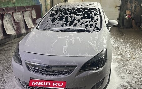 Opel Astra J, 2010 год, 870 000 рублей, 2 фотография