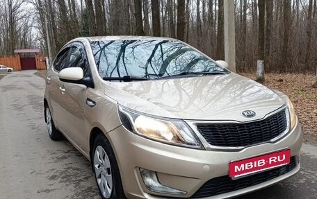 KIA Rio III рестайлинг, 2013 год, 700 000 рублей, 2 фотография