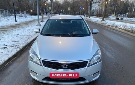 KIA cee'd I рестайлинг, 2010 год, 700 000 рублей, 2 фотография