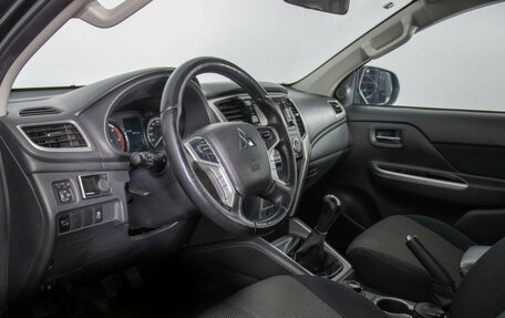 Mitsubishi L200 IV рестайлинг, 2019 год, 2 870 000 рублей, 8 фотография