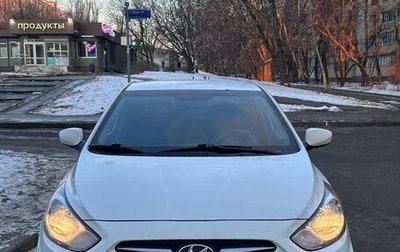 Hyundai Solaris II рестайлинг, 2013 год, 860 000 рублей, 1 фотография