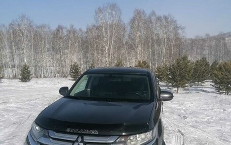 Mitsubishi Outlander III рестайлинг 3, 2018 год, 2 360 000 рублей, 1 фотография