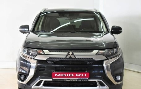 Mitsubishi Outlander III рестайлинг 3, 2019 год, 2 835 000 рублей, 2 фотография