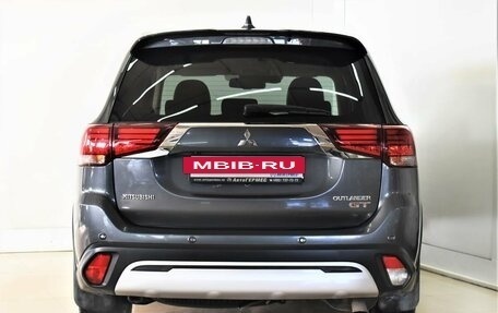 Mitsubishi Outlander III рестайлинг 3, 2019 год, 2 835 000 рублей, 3 фотография