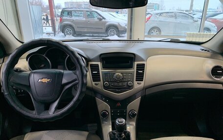 Chevrolet Cruze II, 2011 год, 639 000 рублей, 16 фотография