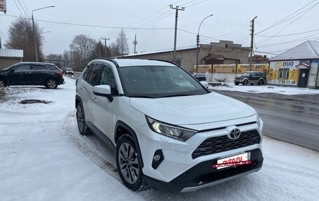 Toyota RAV4, 2020 год, 2 820 000 рублей, 3 фотография