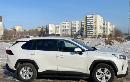 Toyota RAV4, 2020 год, 3 300 000 рублей, 12 фотография