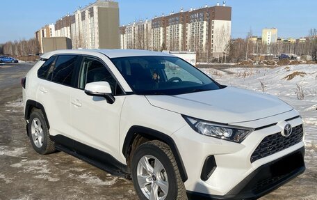 Toyota RAV4, 2020 год, 3 300 000 рублей, 13 фотография