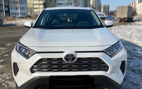 Toyota RAV4, 2020 год, 3 300 000 рублей, 14 фотография