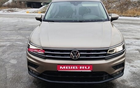 Volkswagen Tiguan II, 2019 год, 2 930 000 рублей, 10 фотография