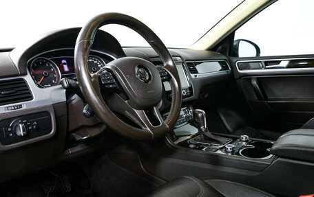 Volkswagen Touareg III, 2013 год, 2 598 000 рублей, 13 фотография