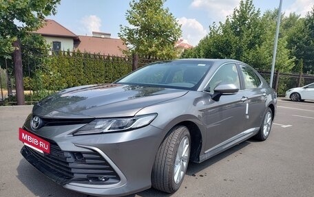 Toyota Camry, 2022 год, 3 840 000 рублей, 2 фотография